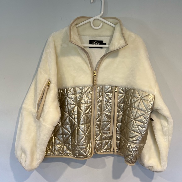 UGG Marlene Quilted Jacket 🔥
Metallic - Picture 11 of 16